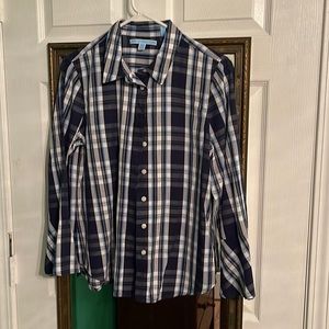 EUC Draper James Long Sleeve Collared shirt with flare sleeves. Size 12